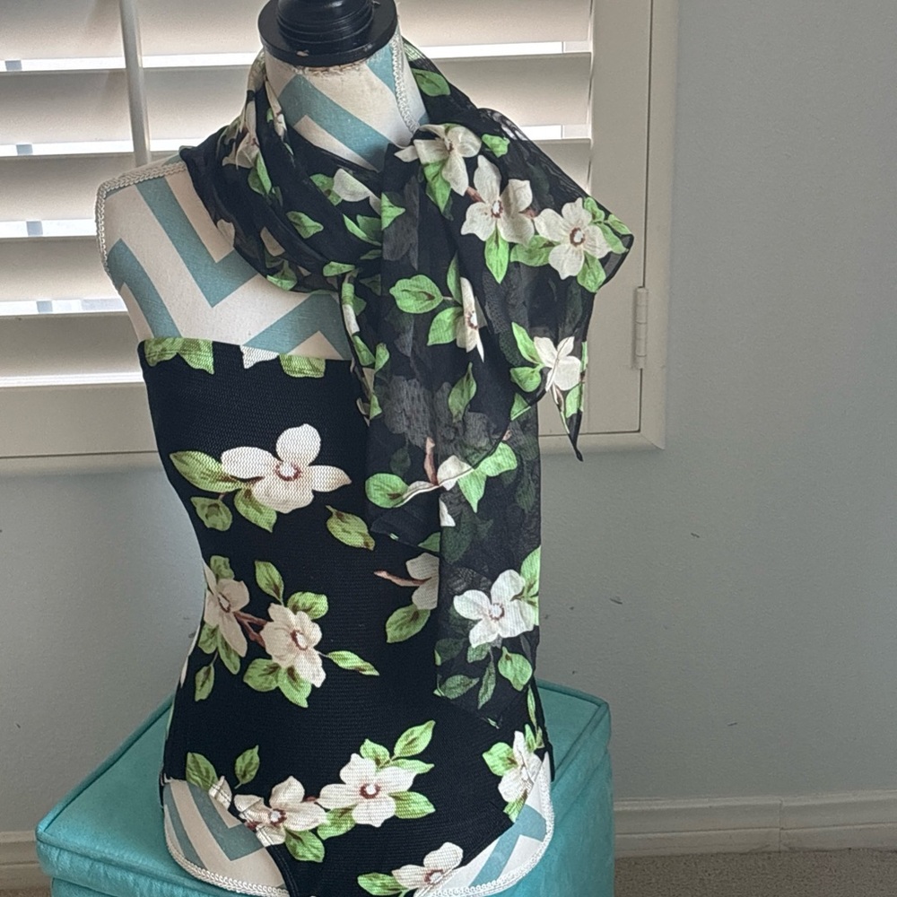 Vintage 70’s retro swimsuit with matching mash cover up. S